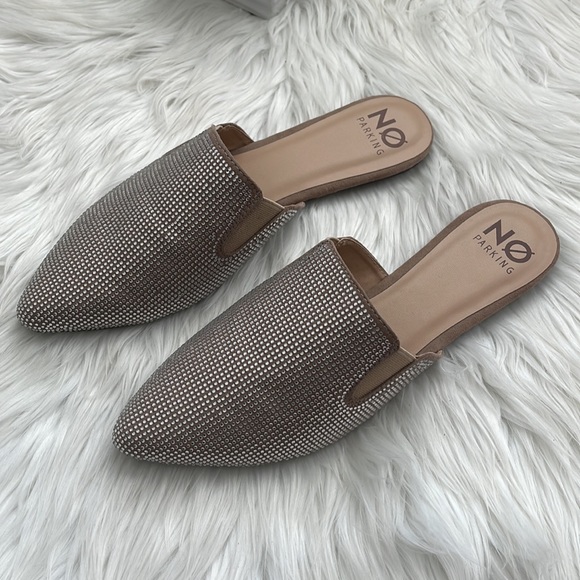 NO PARKING | Rhinestone/Crystal Pointed Toe Slip On Mules | Size 10 - Picture 5 of 12